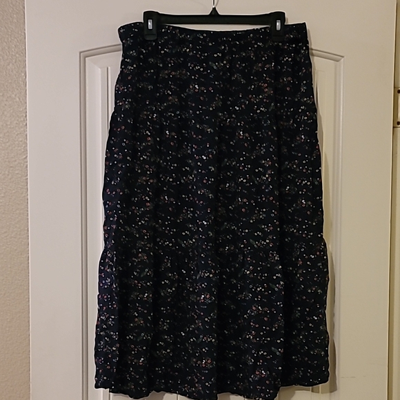 beachlunchlounge Dresses & Skirts - Floral Navy Skirt